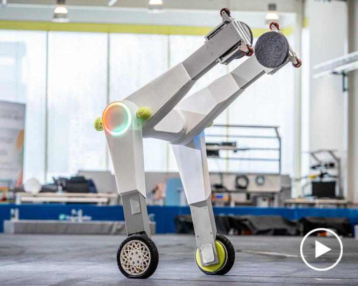 four-legged 'evoBOT' transports goods and packages without anyone's help