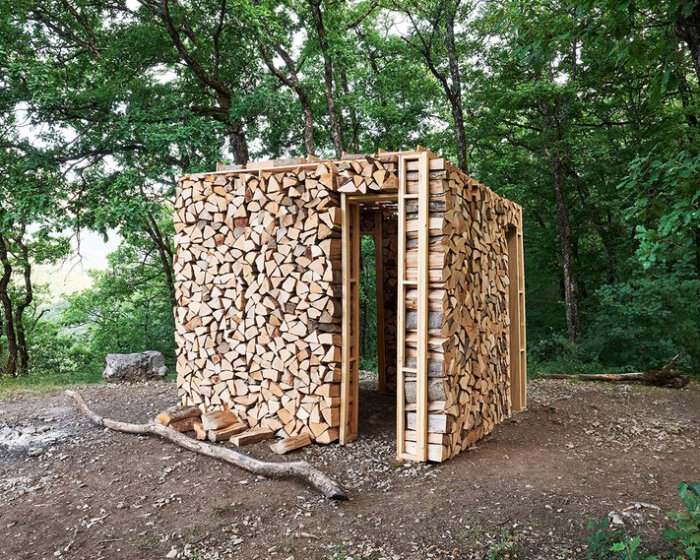 firewood cabin in belvédère gets dismantled as residents remove a piece