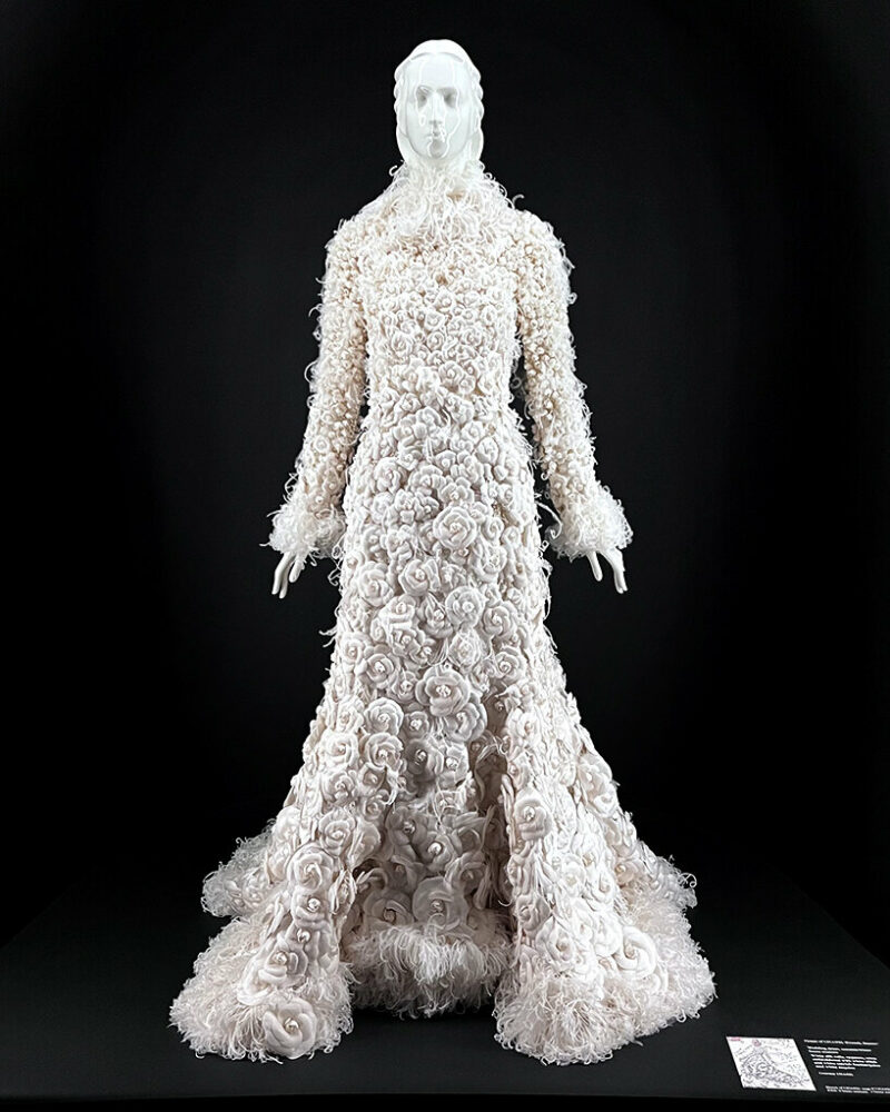 take a first look inside the MET's 'karl lagerfeld a line of beauty'