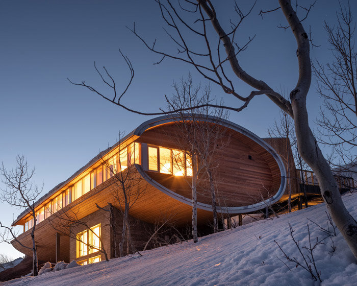 mackay-lyons sweetapple architects perches a unique mountain home at 9,000 feet