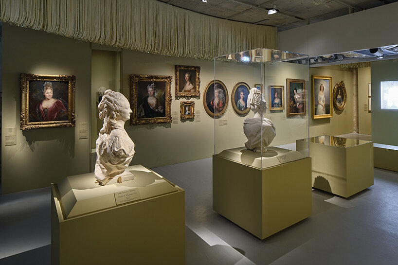 musée des arts décoratifs to debut des cheveux et des poils