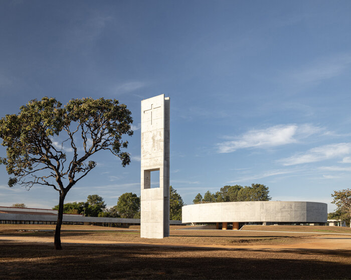 ARQBR's strikingly modernist concrete church is an ode to the endless brazilian horizon