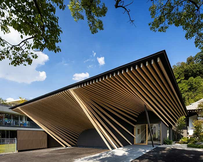 kengo kuma's sculptural wooden structure adds a modern twist to kanjoin temple in japan