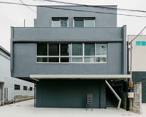 residential unit in japan protrudes a two-meter cantilever concrete volume