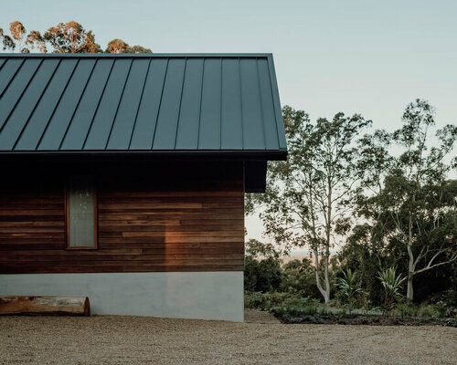 sealand architects' timber residence australis takes after noosa's traditional homes