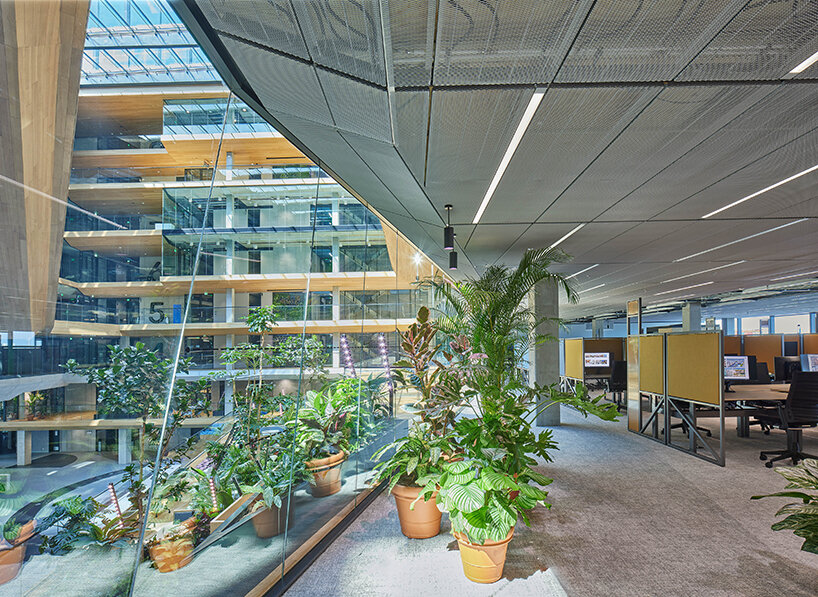 Booking.com's Nature-filled City Campus By UNStudio & Hofmandujardin ...