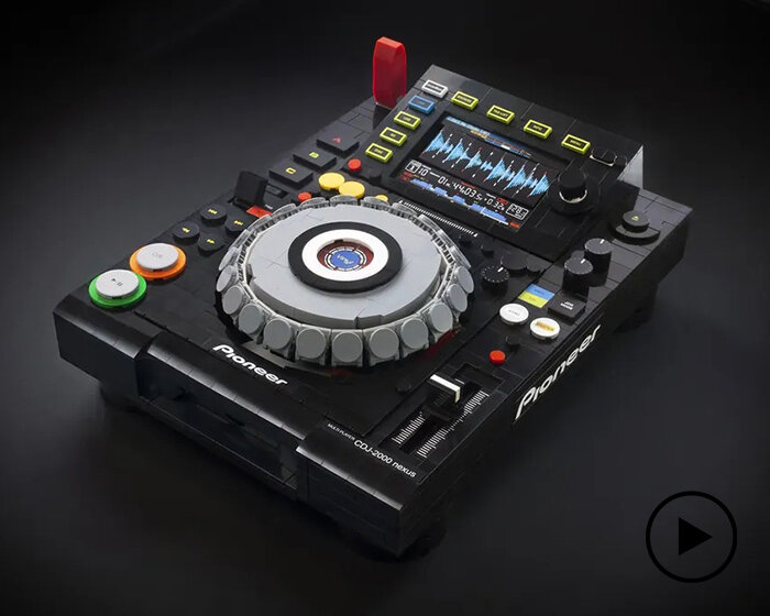 watch: LEGO replica of pioneer console CDJ 2000 demonstrates its playable features