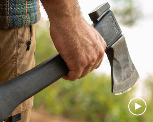 ADK26's two-part handle transforms it from a hatchet to a log-splitting axe