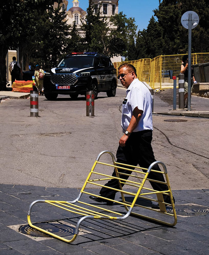 BARRICADE | designboom