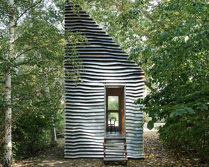 aluminum ‘digital house’ demonstrates plug-in construction in german forest