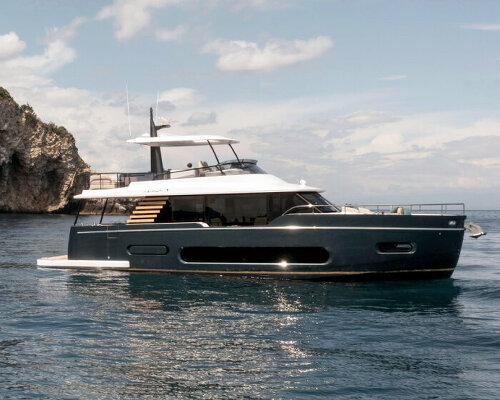 azimut debuts yachts with multipurpose stern & foldable platform at cannes yachting festival