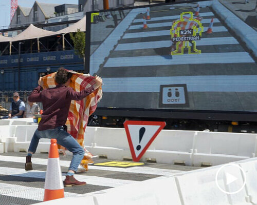 this street-based game challenges you to get hit by a self-driving car to outsmart its AI