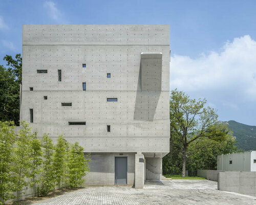 architecture for meditation: step inside a chapel in korea by lee eunseok & atelier KOMA