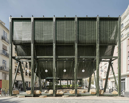 manuel bouzas' mediterráneo pavilion doubles as a monumental urban blind in valencia