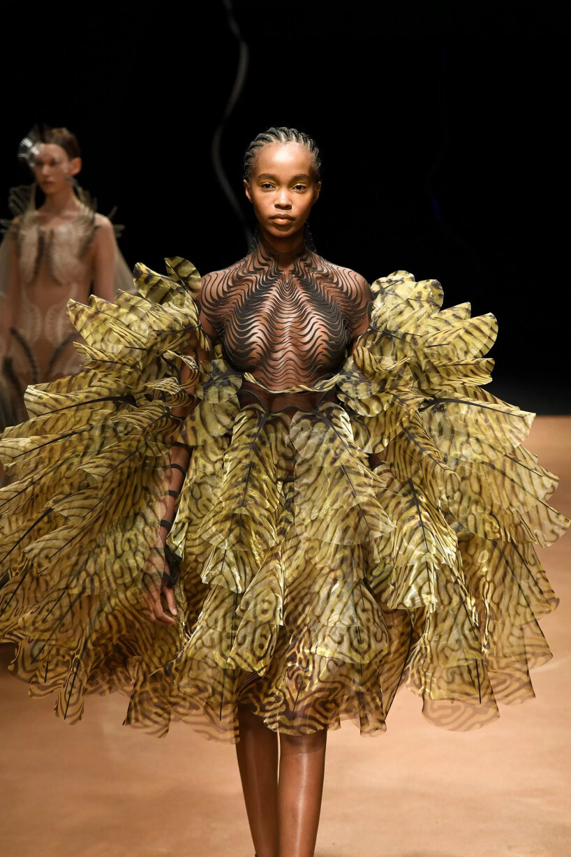 iris van herpen exhibition pays tribute to her haute couture at musée ...