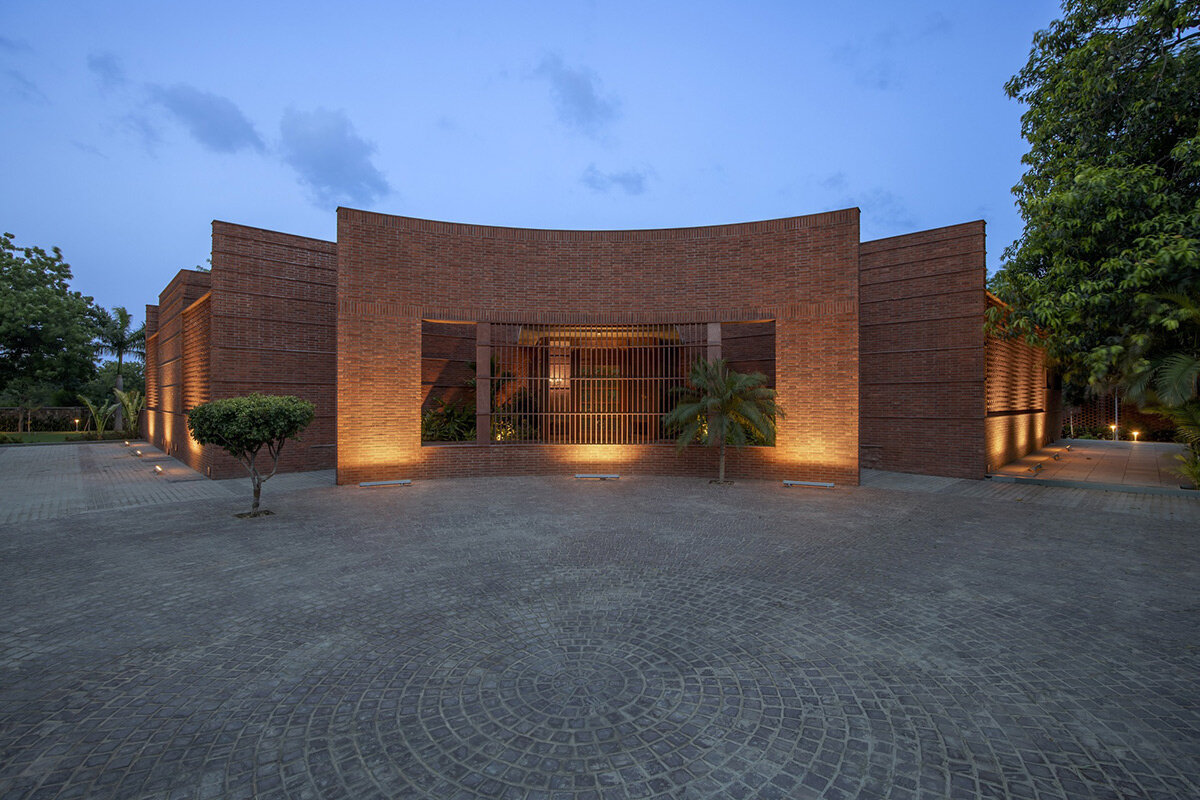 Architect dipen gada floods this farmhouse in india with patterned ...