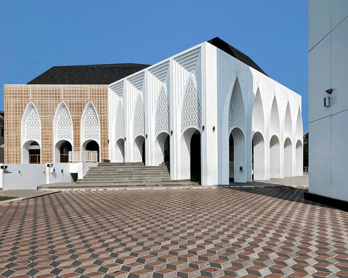 andyrahman architect ornaments mosque in indonesia with lombok-style wickerwork