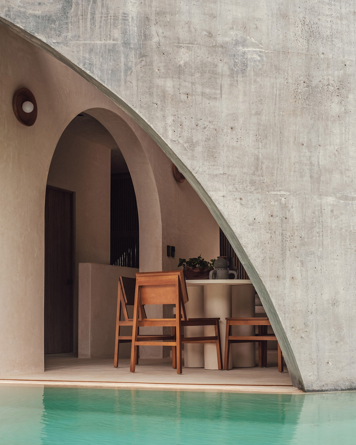 estudio carroll's 'toro house' embraces oaxacan coast with arches and ...