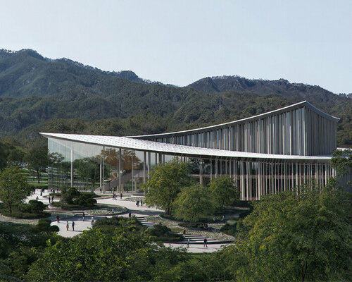 3XN/GXN's chungnam art center in south korea recalls the wave of a conductor’s baton