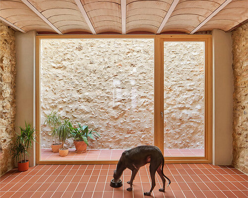 casa sandra y mario: catalan townhouse sensitively restored by NUA arquitectures