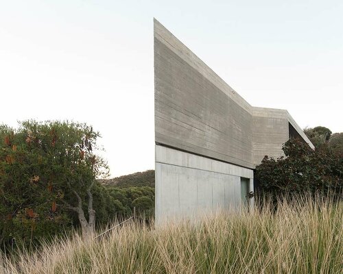 MCK architects wedges this angled 'acute' house along the australian coastline