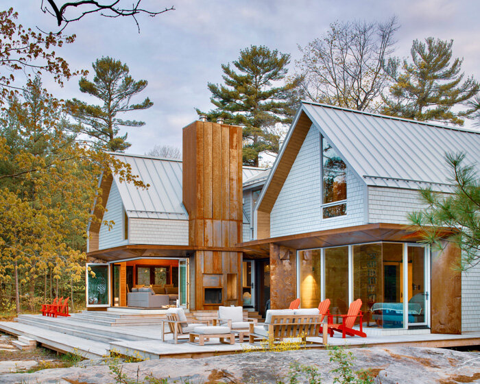 undulating shoreline envelops six mile lake cottage in ontario by BLDG workshop