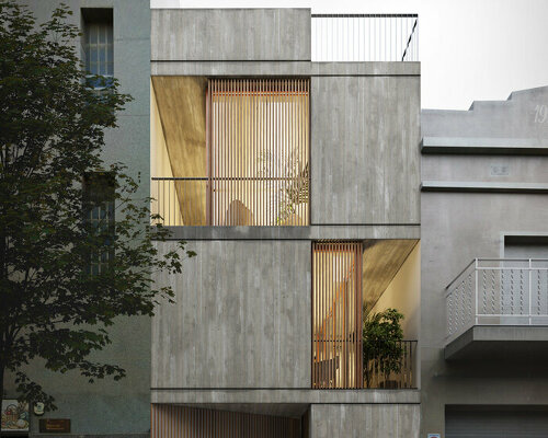 albert brito arquitectura's catalan 'casa 1404' glows through timber screens