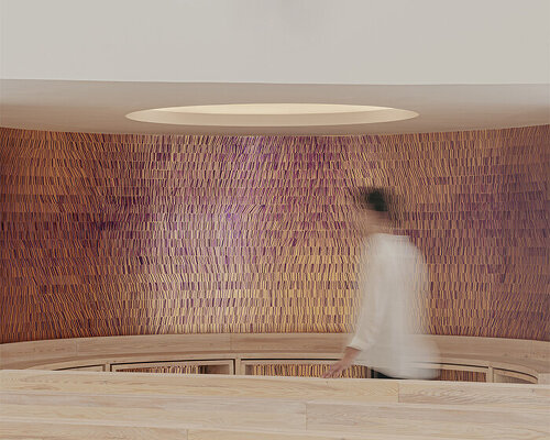 gold leaf murals by ramos alderete studio symbolize baptism and penance in madrid chapels