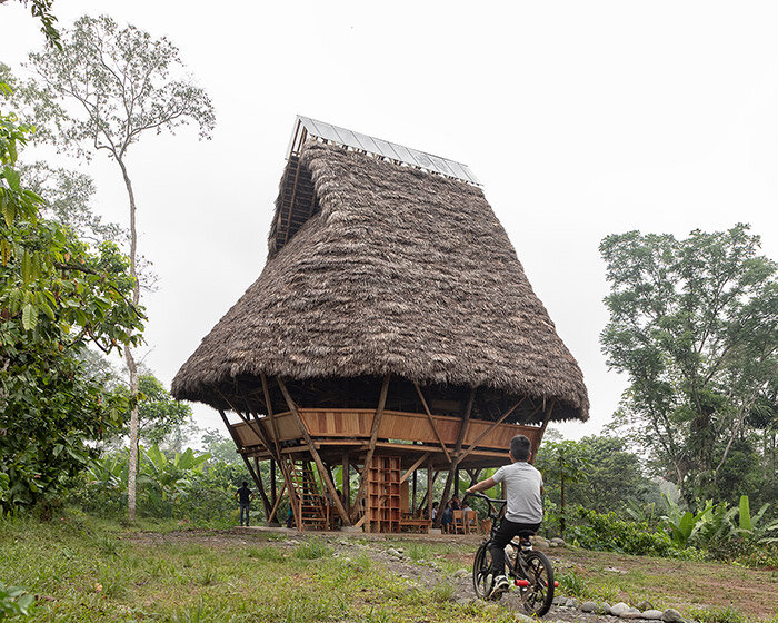 al borde employs ancestral techniques with yuyarina pacha library in ecuadorian amazon