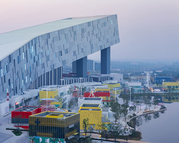 pixelated facade wraps CLOU architects' terraced wuhan ski complex