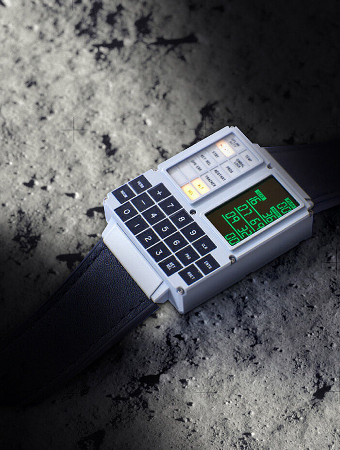 MOONWATCH | designboom