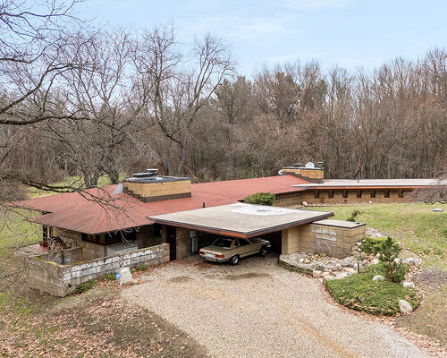 frank lloyd wright's 1948 weisblat house hits the market in michigan