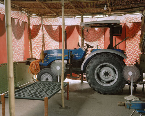 gauri gill captures adaptable shelters amid tractors and textiles by india's protesting farmers